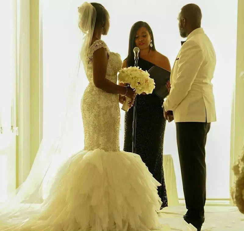 Shiny Luxury African Mermaid Wedding Dress Custom Cap Sleeves Major Beaded Wedding Dresses Tiered Ruffles Sweep Train Bridal Gowns Plus Size