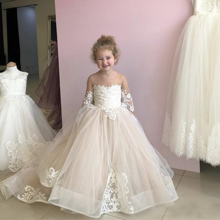 Princess Flower Girls Dresses Puffy Strapless Lace Appliques Gowns Floor Length Bow Kids Birthday First Holy Communion Dresses