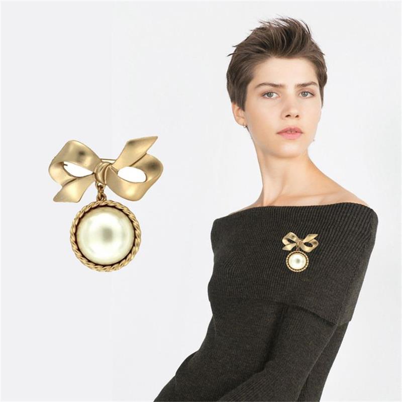 flower adornment butterfly Matte gold bow Brooch Pearl Fashion Brooches classic dress pin lady women Sweater ornaments 2pcs/lot
flower adornment butterfly Matte gold bow Brooch Pearl Fashion Brooches classic dress pin lady women Sweater ornaments 2pcs/lot