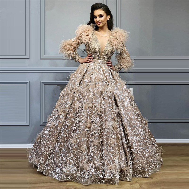 2020 Vintage Long Prom Dresses with Feathers Lace Sheer V Neck Beaded Evening Dress vestido de novia Celebrity Party Gowns