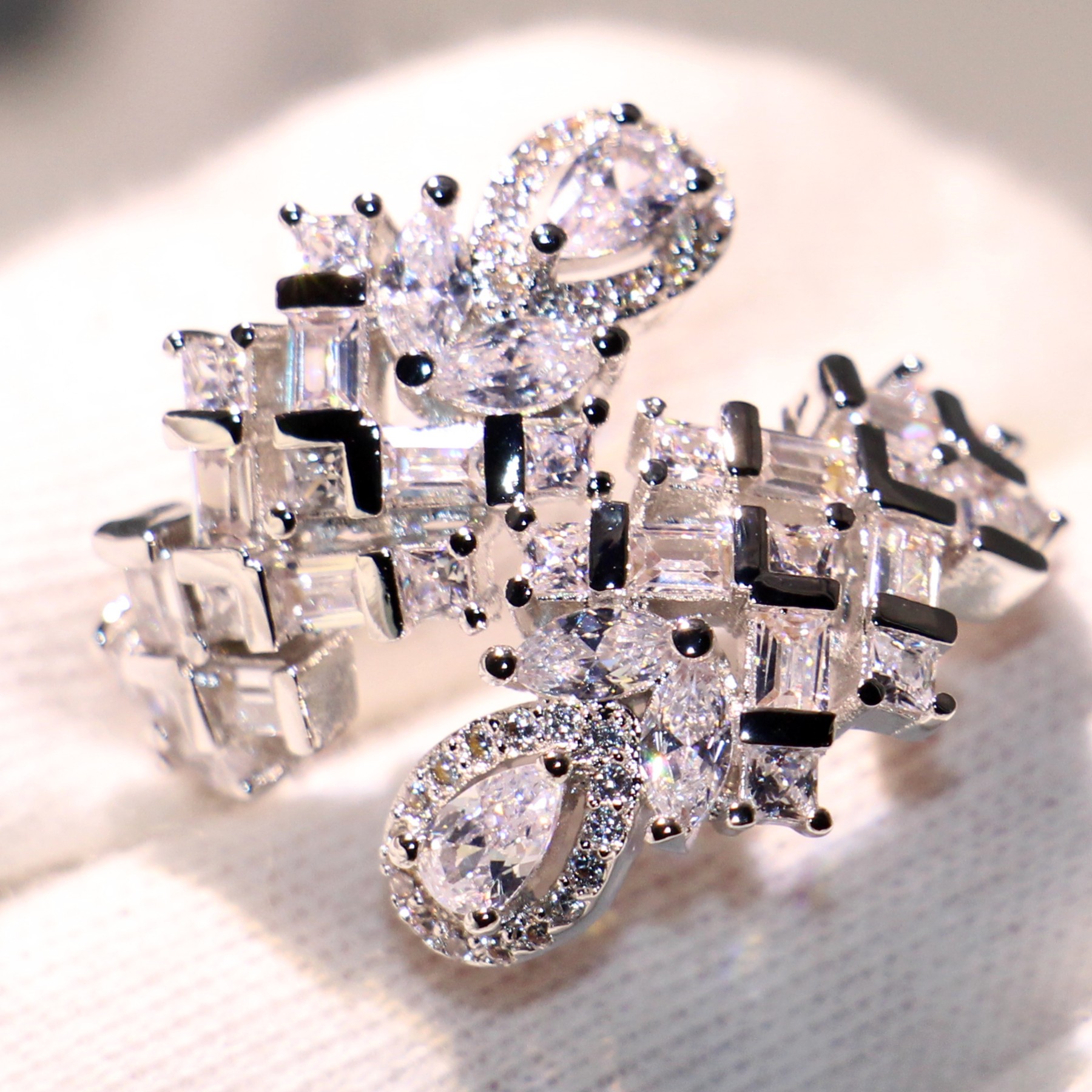 2019 New Arrival Stunning Luxury Jewelry 925 Sterling Silver Open Ring Snake White Topaz CZ Diamond Eternity Women Wedding Adjustable Rings