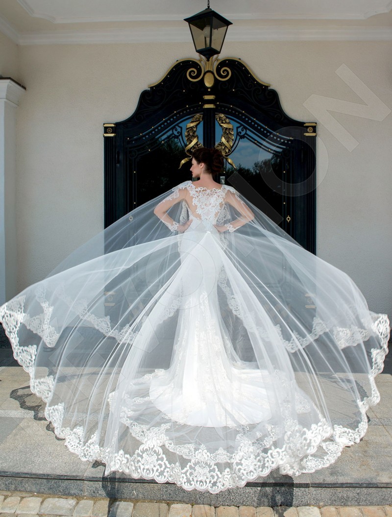 Fashion Women Lace Applique Bridal Wraps Custom Made Cathedral Wedding Cape Shawls White and Ivory Bridal Jacket