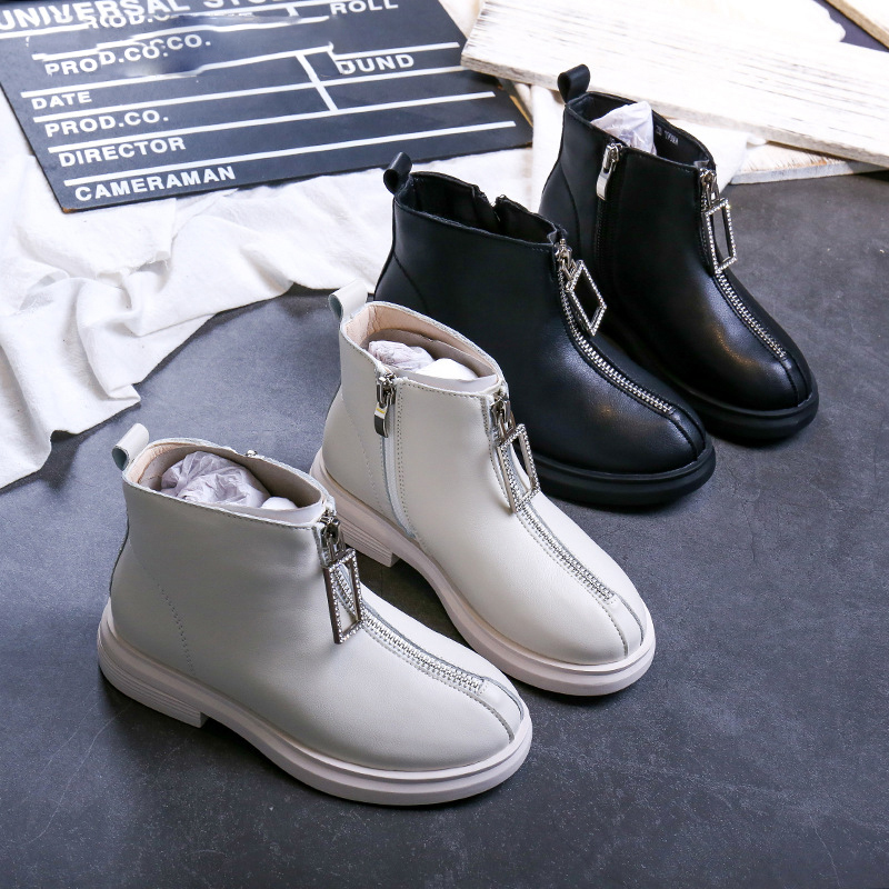 Kids Shoes Autumn Fashion Girls White Rhinestone Boots Boys Casual Black Shoes for Children Dress Booties
Kids Shoes Autumn Fashion Girls White Rhinestone Boots Boys Casual Black Shoes for Children Dress Booties