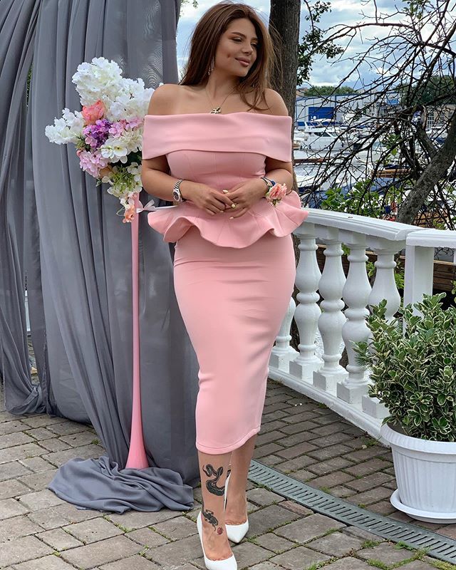 Hot Dusty Rose Knee Length Evening Cocktail Dresses Off the shoulder Satin with Short Sleeves Pleated Homecoming Prom Formal Dress, Dark green
Hot Dusty Rose Knee Length Evening Cocktail Dresses Off the shoulder Satin with Short Sleeves Pleated Homecoming Prom Formal Dress, Dark green