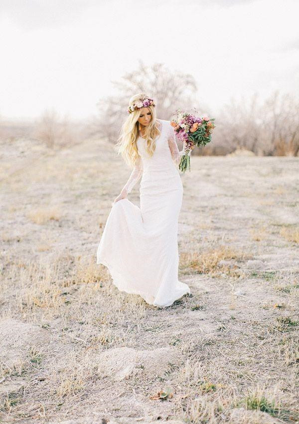 Custom Made Vintage Country Style Bohemian Wedding Dresses 2020 V Neck Long Sleeves Plus Size Sheer Lace Boho Bridal Gowns 03 0510