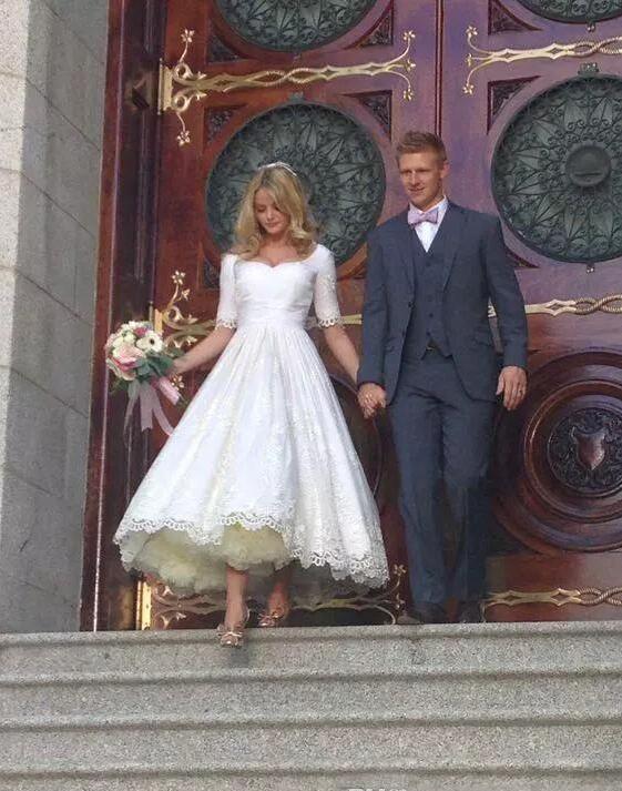 2019 New Simple Short A-e Wedding Dresses Scoop Neck Lace Appliques Half Sleeves Ankle Length Sexy Plus Size Custom Made Bridal Gown