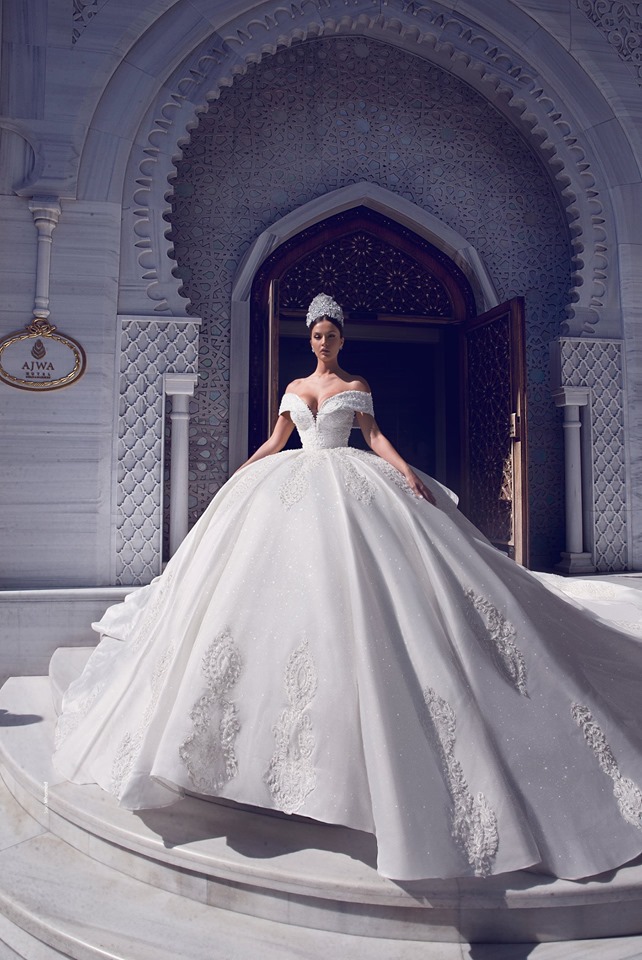Luxury Ball Gown 2020 Ruffles Wedding Dresses Puffy Skirt Off The Shoulder Beaded Lace Appliqued Princess Garden Civil Bridal Wedding Gowns