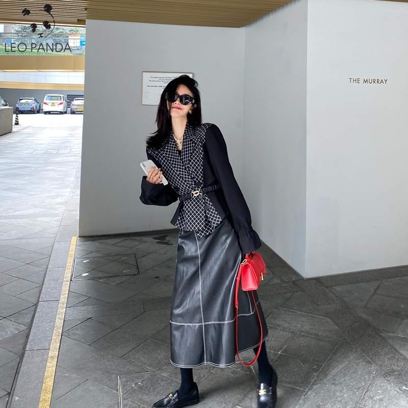2020 Women Vintage Jacket Faux Lapel High-Low Hem Sleeve Button Placket Solid Slim Grid Double-breasted Tops Ladies Black Coat
2020 Women Vintage Jacket Faux Lapel High-Low Hem Sleeve Button Placket Solid Slim Grid Double-breasted Tops Ladies Black Coat