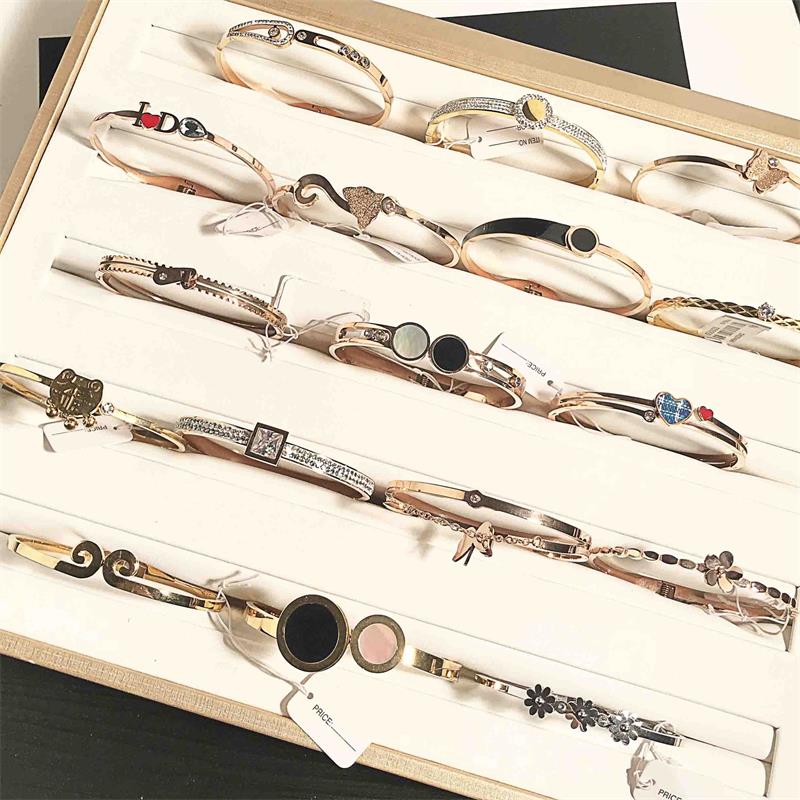Titanium stainless steel Bangle Bracelet Korean rose gold fashion cuff wholesale hypoallergenic opening bracelet jewelry for women DHL
Titanium stainless steel Bangle Bracelet Korean rose gold fashion cuff wholesale hypoallergenic opening bracelet jewelry for women DHL