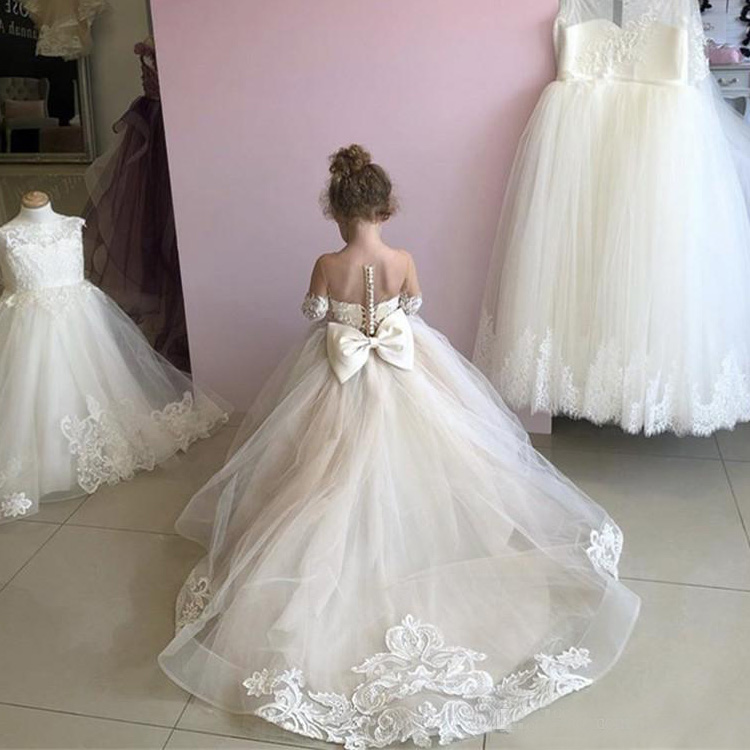 Princess Flower Girls Dresses Puffy Strapless Lace Appliques Gowns Floor Length Bow Kids Birthday First Holy Communion Dresses