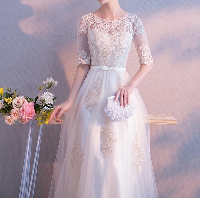 Light Champagne Mother of the Bride Dresses Half Sleeves Zipper Back Floor Length Mother of the bride gowns