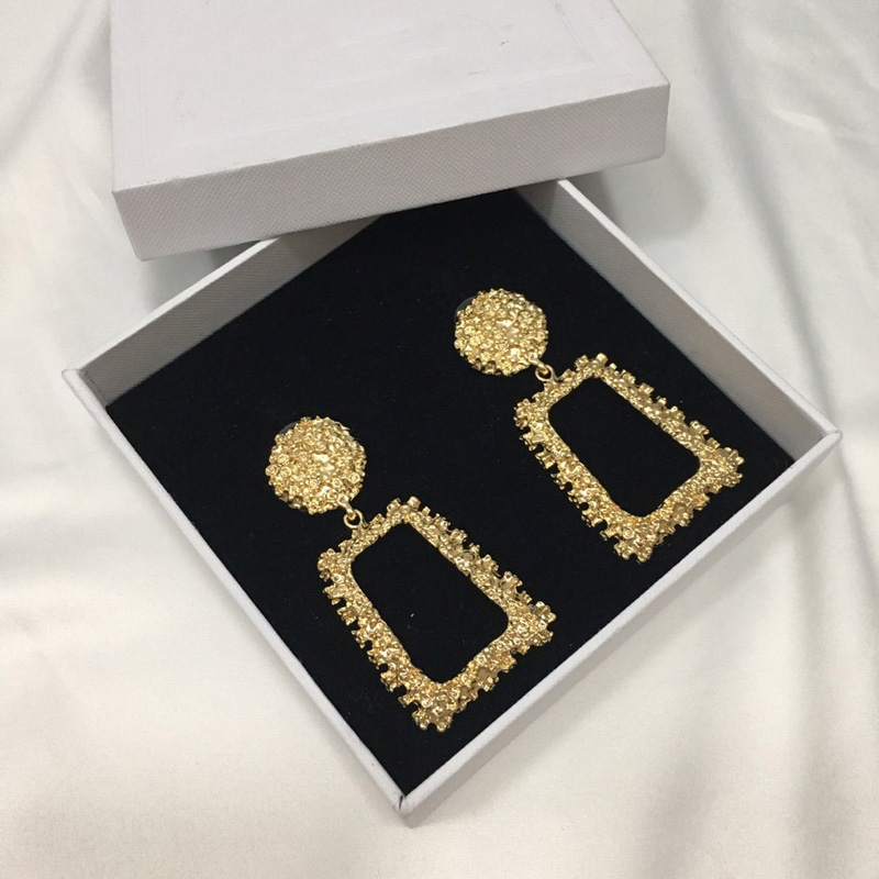Geometric Earrings designer brand Jewelry Knot For Women pendant Stud Earings Woman Wedding Jewelrys Gift
Geometric Earrings designer brand Jewelry Knot For Women pendant Stud Earings Woman Wedding Jewelrys Gift