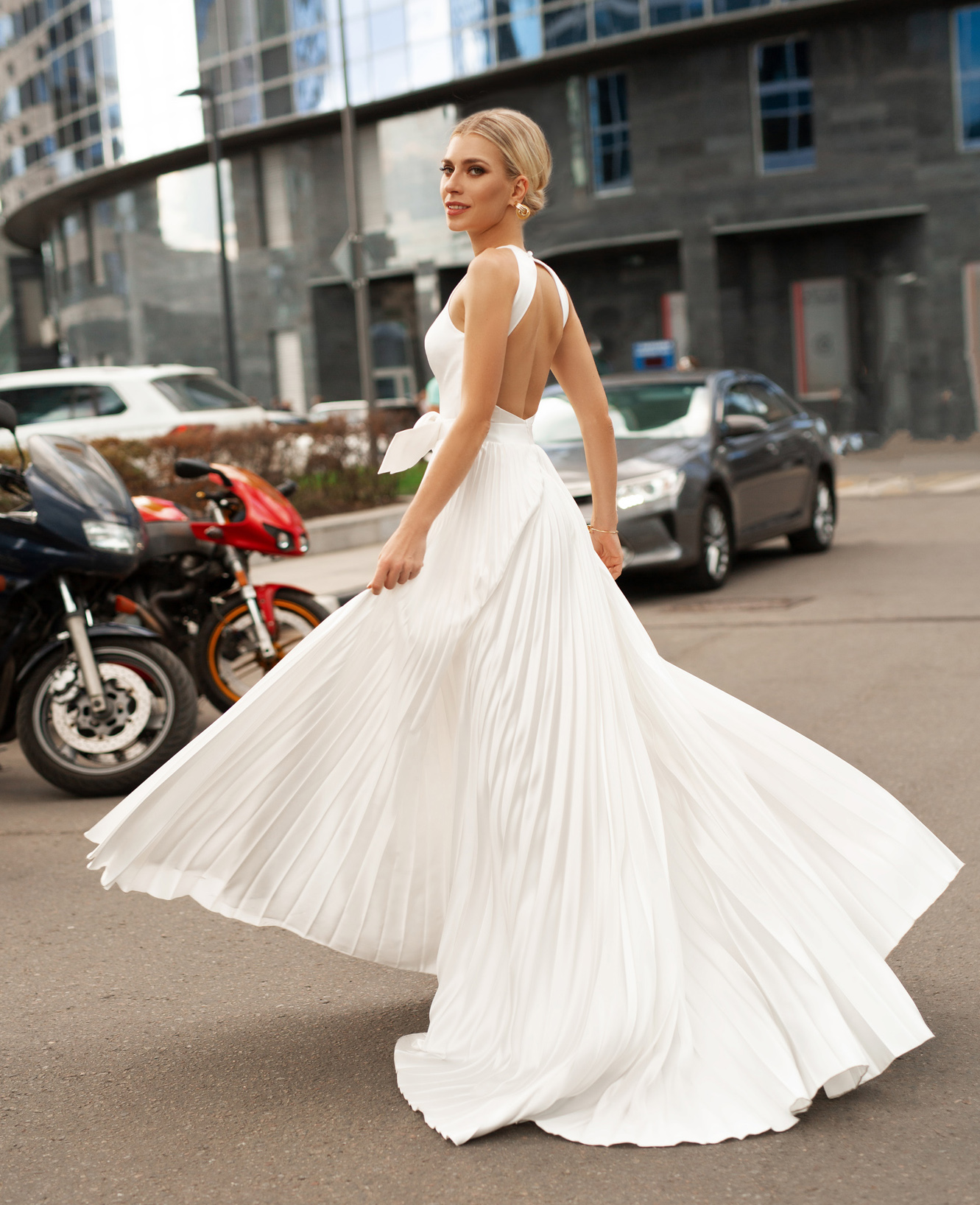 Bohemian Wedding Dresses Sexy Halter Neck Satin Bridal Gowns Beach Boho Ruffles Sweep Train Wedding Dress