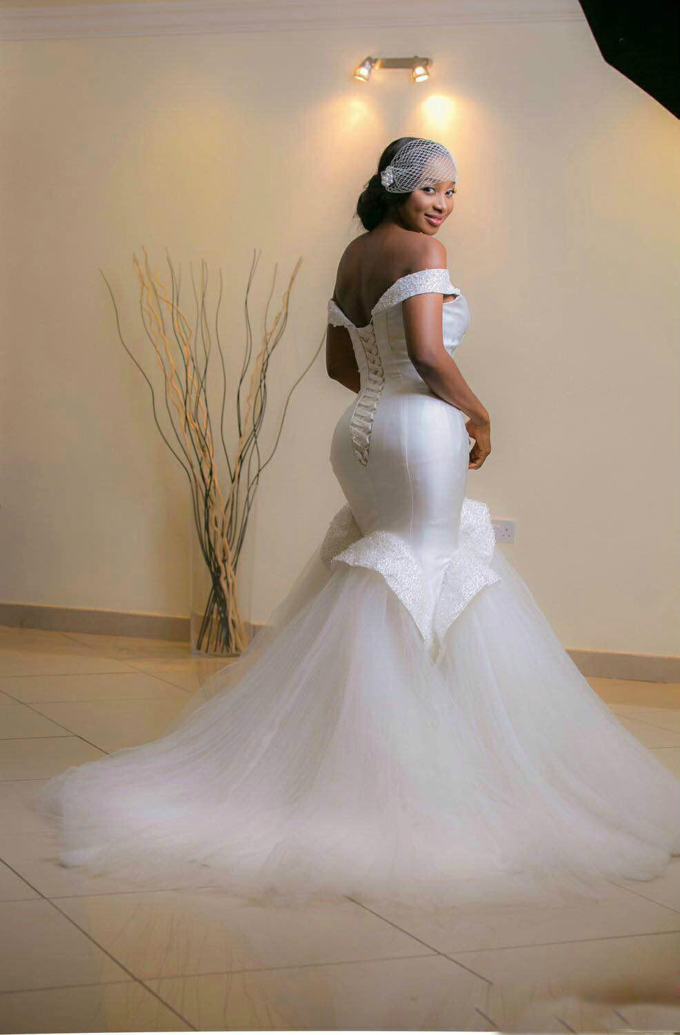 Elegant Off Shoulder Mermaid Wedding Dresses 2019 Ruffle Sleeveless Beads Arab Bridal Dress Sweep Train Lace Up Wedding Gowns