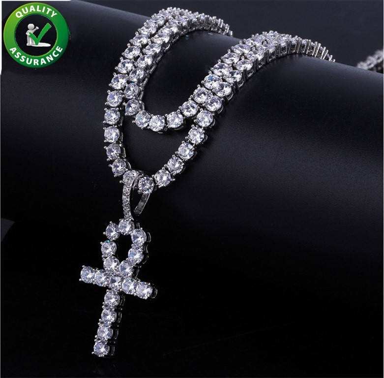 Iced Out Pendant Hip Hop Jewelry Cuban Link Tennis Chain Designer Necklace Micro Paved CZ Diamond Cross Pendants Men Luxury Bling Notre Dame Charms
Iced Out Pendant Hip Hop Jewelry Cuban Link Tennis Chain Designer Necklace Micro Paved CZ Diamond Cross Pendants Men Luxury Bling Notre Dame Charms