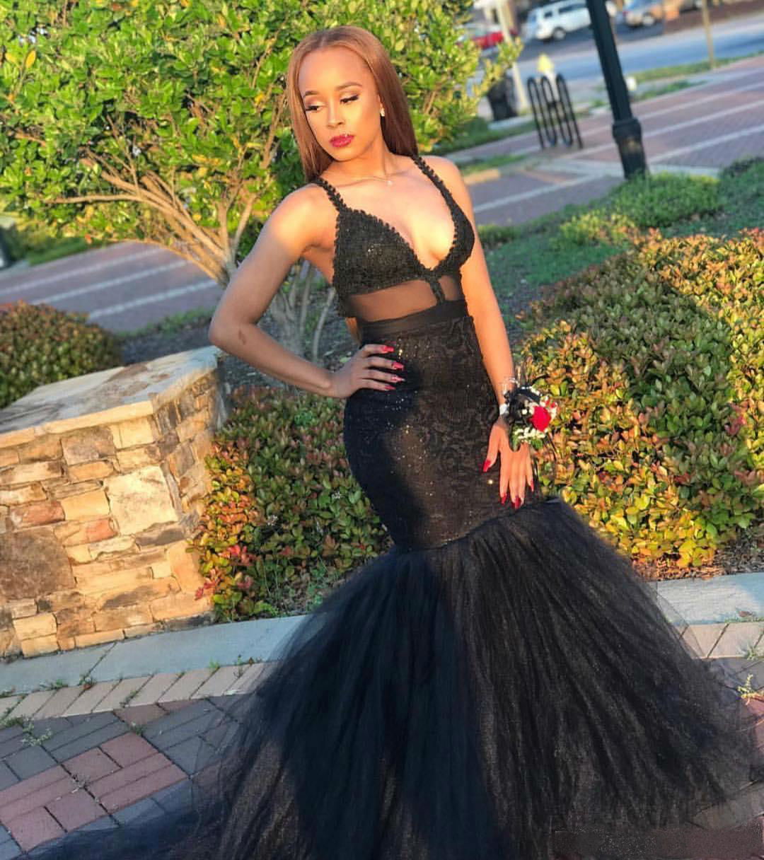 Sexy Black Mermaid Prom Dresses 2019 Spaghetti Straps Lace Applique Sequins Black Girls Evening Dress Homecoming Formal Party Dresses