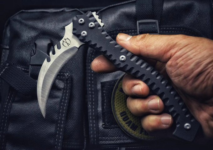 Sickle of the devil Gardening tools Tactical Hand Tools Survival Pocket Knives Outdoor Hunting Claw Karambit Knife With Sheath
Sickle of the devil Gardening tools Tactical Hand Tools Survival Pocket Knives Outdoor Hunting Claw Karambit Knife With Sheath