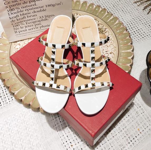 Hot Sell with box white T strap rivets designer sandals bridal wedding shoes Size 34 to 41 tradingbear, Silver
Hot Sell with box white T strap rivets designer sandals bridal wedding shoes Size 34 to 41 tradingbear, Silver