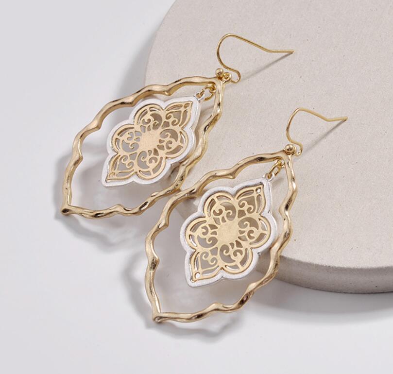 Large Hollow Metal Flower Leaf Frame Earrings Jewelry Style Hook Dangle Earrings for Women Party Gift, Golden 
Large Hollow Metal Flower Leaf Frame Earrings Jewelry Style Hook Dangle Earrings for Women Party Gift, Golden