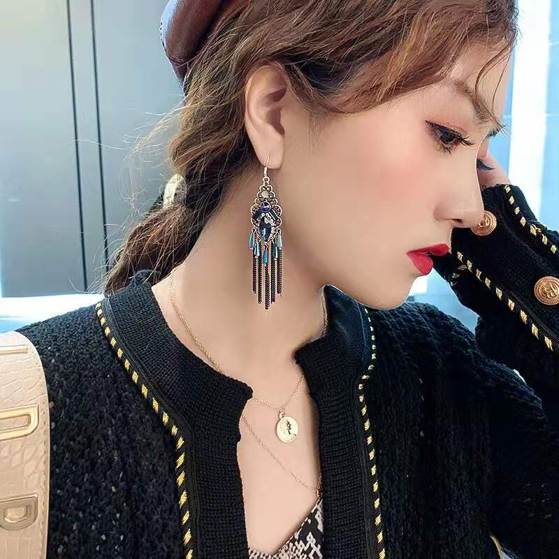 chain tassel dangle earrings for women luxury designer blue diamond dangling earrings vintage bohemian style long earring jewelry love gift
chain tassel dangle earrings for women luxury designer blue diamond dangling earrings vintage bohemian style long earring jewelry love gift