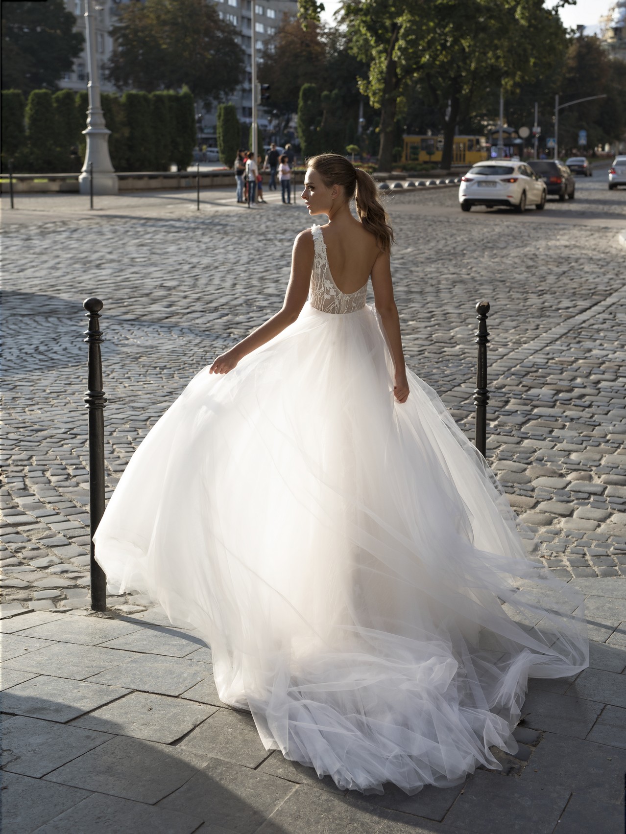 2019 Riki Dalal Mermaid Wedding Dresses With Detachable Skirts One Shoulder Lace Bridal Gowns Sweep Train Appliqued Beach Wedding Dress