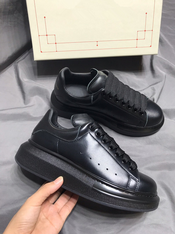 DG 2021 Wheel Casual Shoes Women Designer Sneakers Canvas Stitching Stylist Shoe All-match Trainers, Choose the color
DG 2021 Wheel Casual Shoes Women Designer Sneakers Canvas Stitching Stylist Shoe All-match Trainers, Choose the color