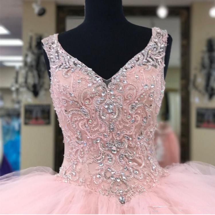2020 Quinceanera Dresses Ball Gown V Neck Beaded Sweet 16 Year Prom Party Gown Vestidos De 15 Anos QC1373