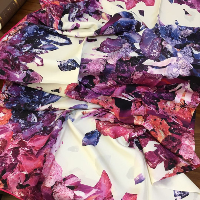 Wholesale- new design women's fashion square scarf 100% twill silk material high quality print pattern size 135cm - 135cm
Wholesale- new design women's fashion square scarf 100% twill silk material high quality print pattern size 135cm - 135cm