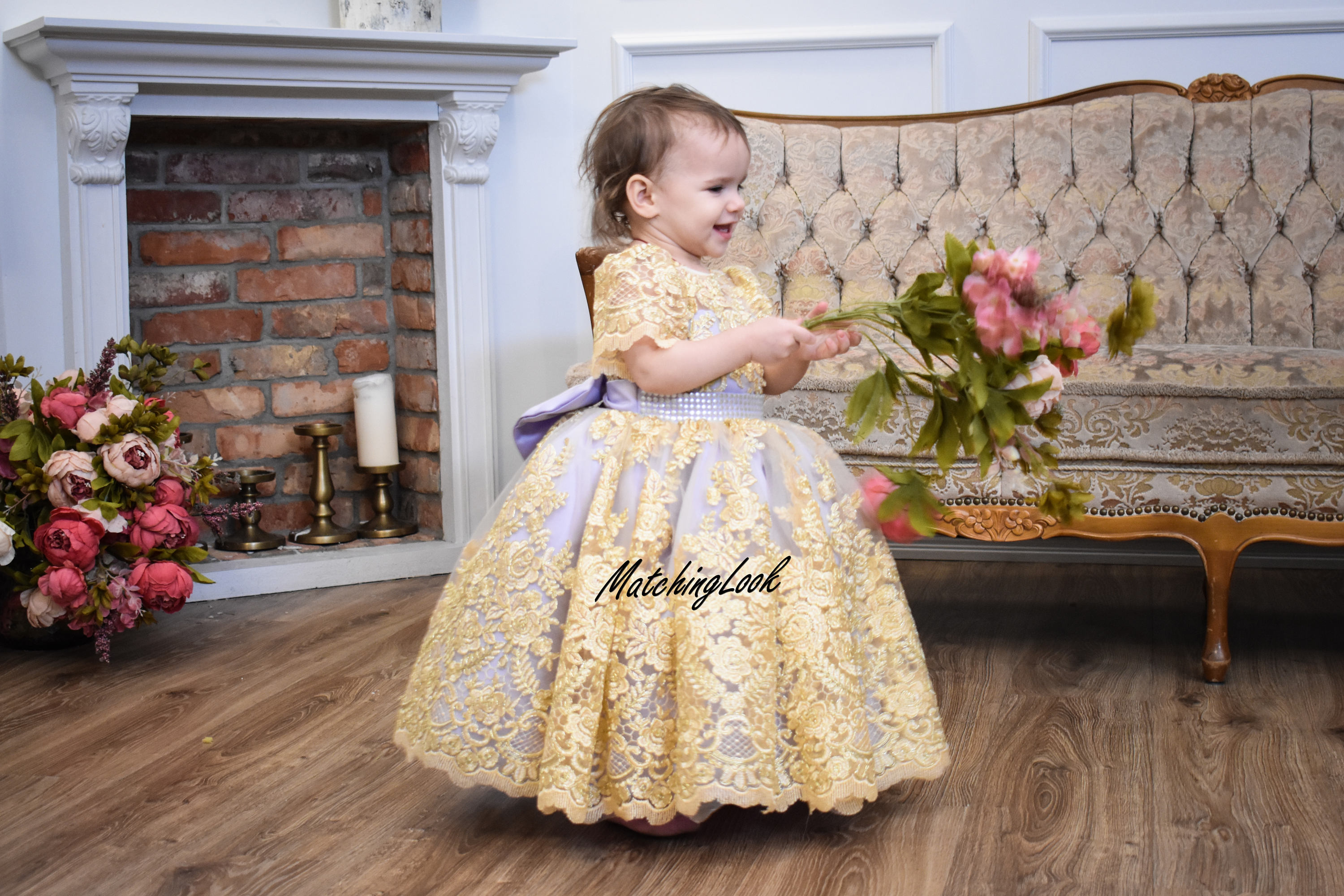 Little Baby Flower Girl Dresses For Wedding Jewel Neck Lace Appliqued A Line Short Sleeve Baby First Communion Dress