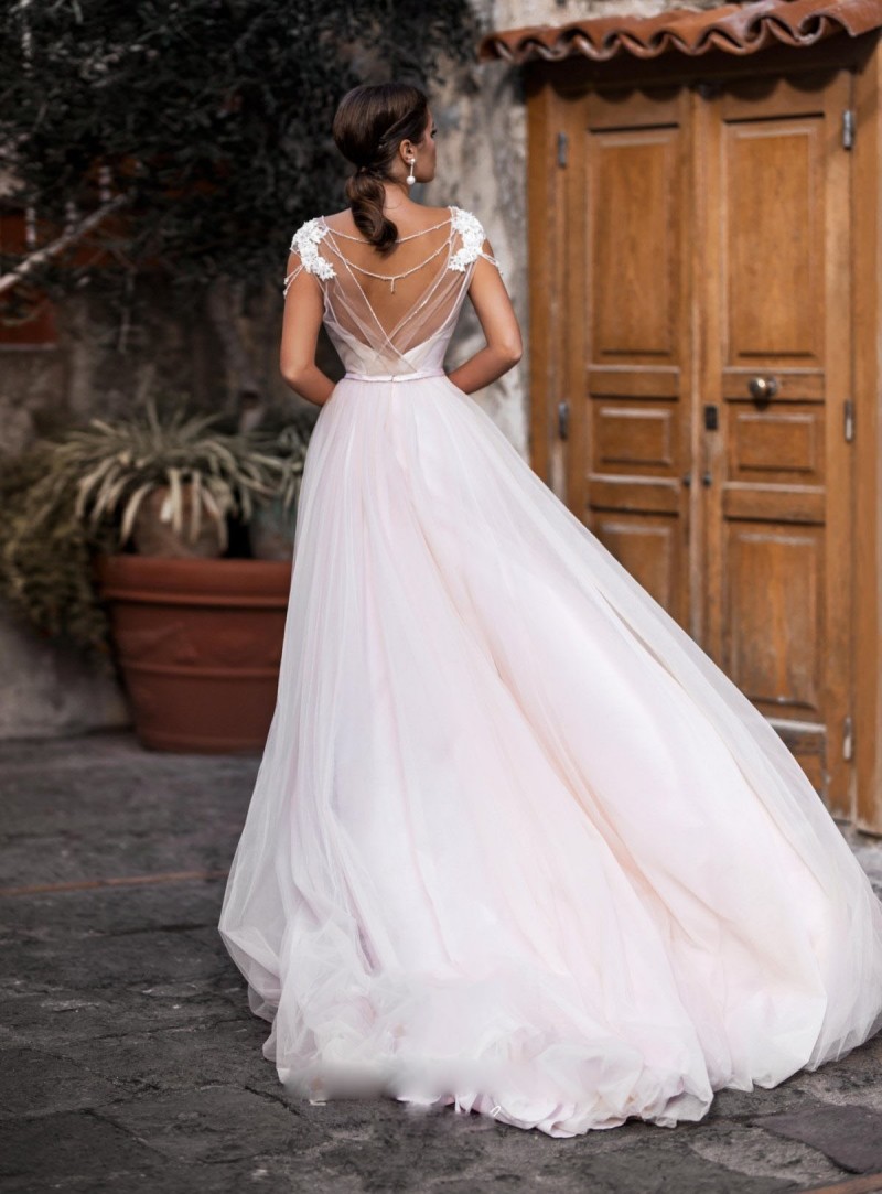 Modest A Line Wedding Dresses Jewel Short Sleeve Backless Lace Applique Tassel Beading Sash Wedding Gowns Sweep Train robe de mariée