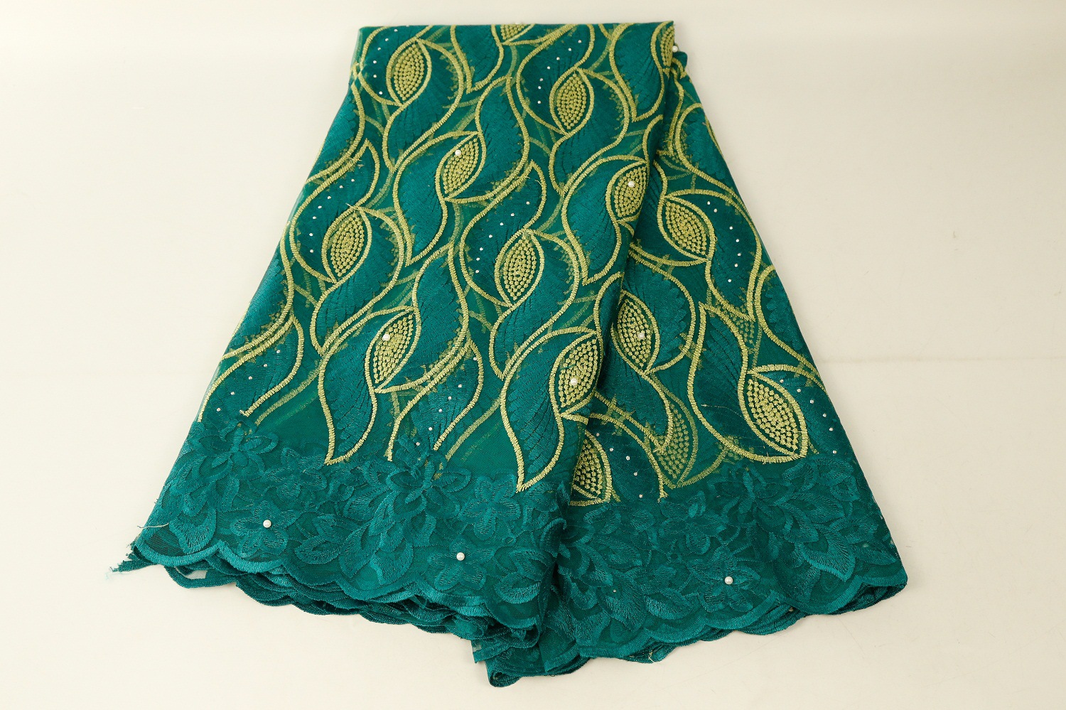 African Laces Fabrics Embroidered Nigerian 3D Guipure French Cord Lace Fabric High-quality African French Net Lace Fabric
African Laces Fabrics Embroidered Nigerian 3D Guipure French Cord Lace Fabric High-quality African French Net Lace Fabric