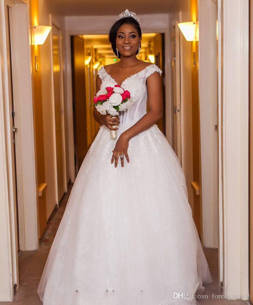 2019 African Black Girls White Simple Wedding Dress With Lace Applique Sleeveless Country Garden Bridal Gown Custom Made Plus Size