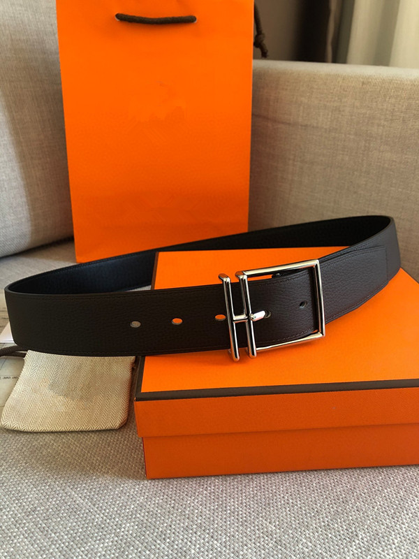2020 Luxury Men Belt Designer Fashion Big Buckle Leather h Top Quality Buckle Never Fade Luxury Belts Original box
2020 Luxury Men Belt Designer Fashion Big Buckle Leather h Top Quality Buckle Never Fade Luxury Belts Original box