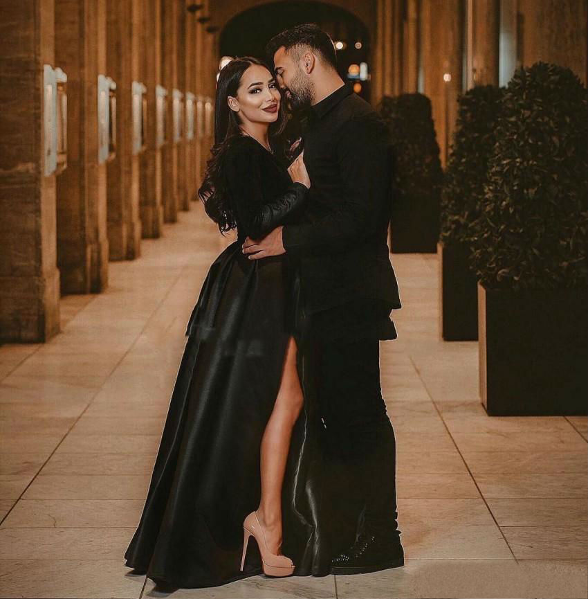 Saudi Arabic Black Prom Dresses 2019 V Neck Satin Long Sleeve Vintage Evening Gowns Formal Red Carpet Dresses
