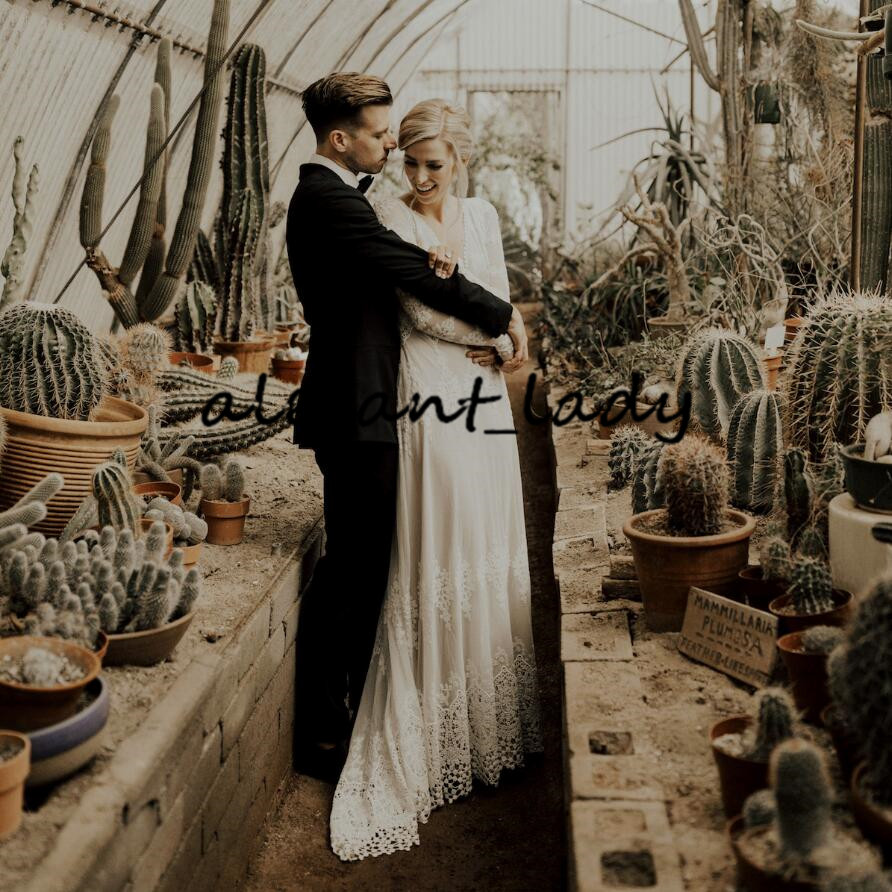 Form-fitting Bohemian Wedding Dress vintage style plunging back line Bridal Gowns long sleeve Nude Lining Vestido De Noiva