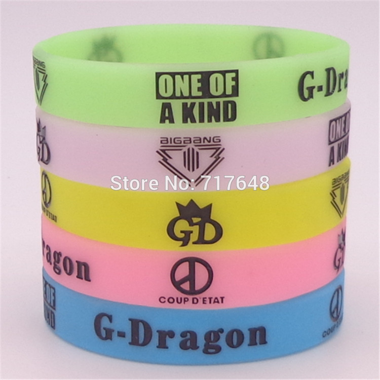 100pcs glow in the dark G-Dragon wristband silicone bracelets free shipping by ePacket
100pcs glow in the dark G-Dragon wristband silicone bracelets free shipping by ePacket