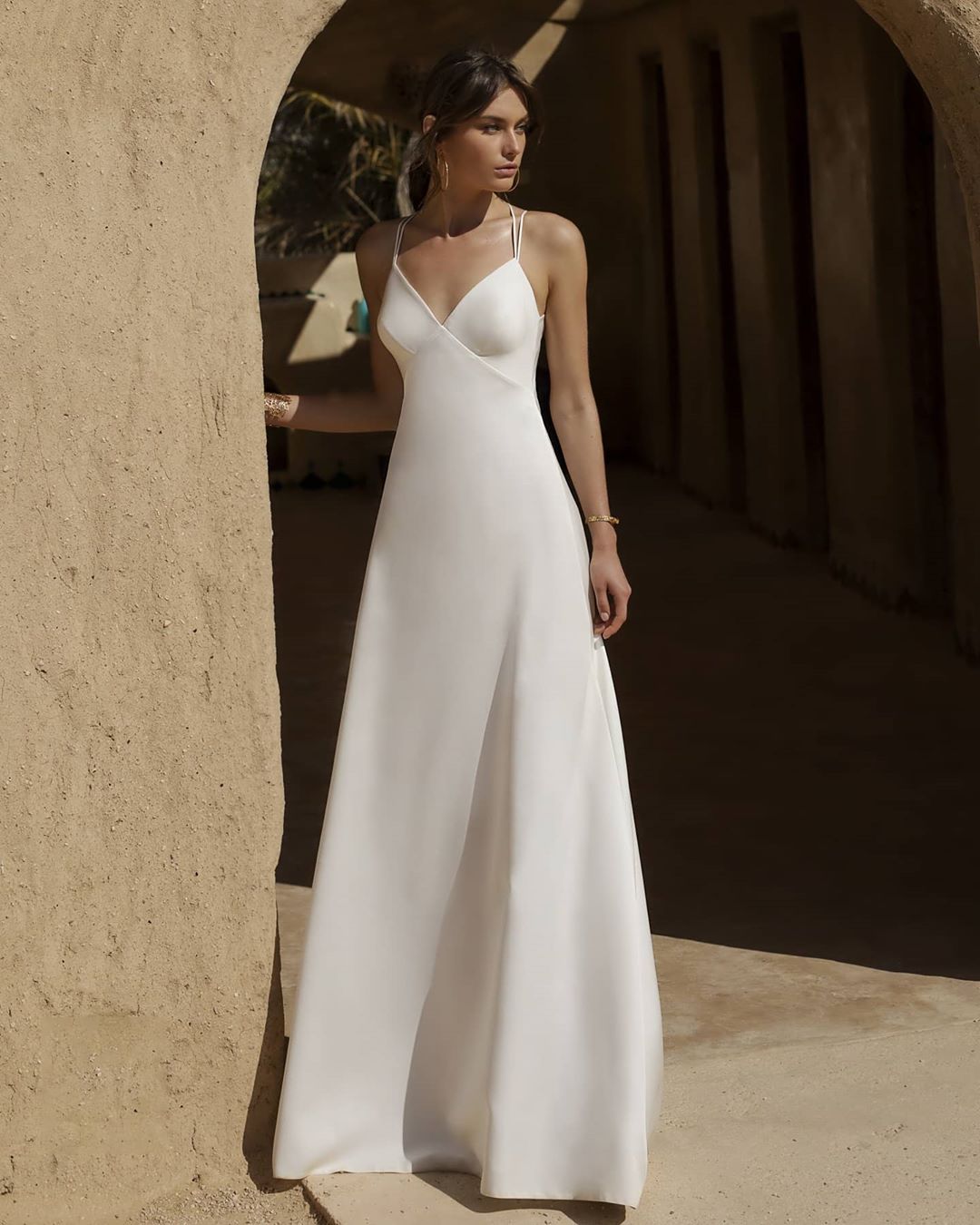 Line Graceful A Wedding Dresses With Long Sleeves Beaded Jacket V Neck Appliqued Bridal Gowns Floor Length Satin Robe De Marie ppliqued
