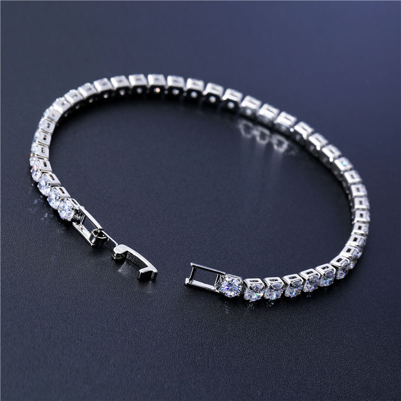 Luxury 4mm Cubic Zirconia Tennis Bracelets Iced Out Chain Crystal Wedding Bracelet For Women Men Gold Silver Bracelet Jewelry2611
Luxury 4mm Cubic Zirconia Tennis Bracelets Iced Out Chain Crystal Wedding Bracelet For Women Men Gold Silver Bracelet Jewelry2611