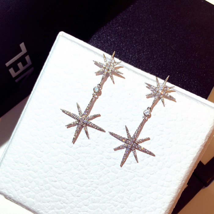 Wholesale- ! fashion luxury designer zircon diamond cute snowflake korean style stud dangle chandelier earrings for woman girls
Wholesale- ! fashion luxury designer zircon diamond cute snowflake korean style stud dangle chandelier earrings for woman girls