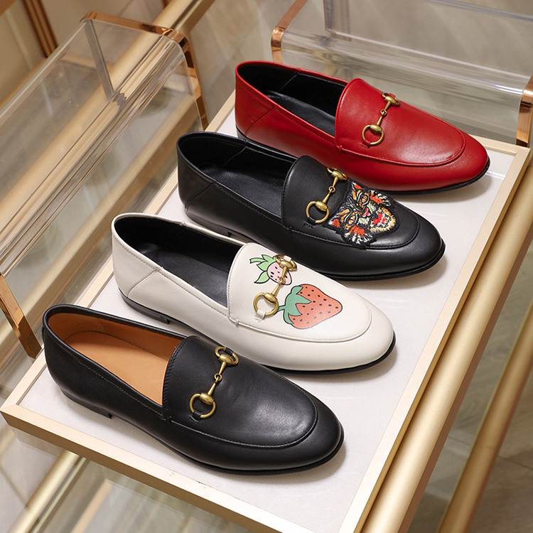 2019 New Designer Luxury Mens Womens Genuine Leather velvet loafers with horsenbit Men women slip on Flats shoes many styles Size EUR34-45, Black leahter with bee
2019 New Designer Luxury Mens Womens Genuine Leather velvet loafers with horsenbit Men women slip on Flats shoes many styles Size EUR34-45, Black leahter with bee