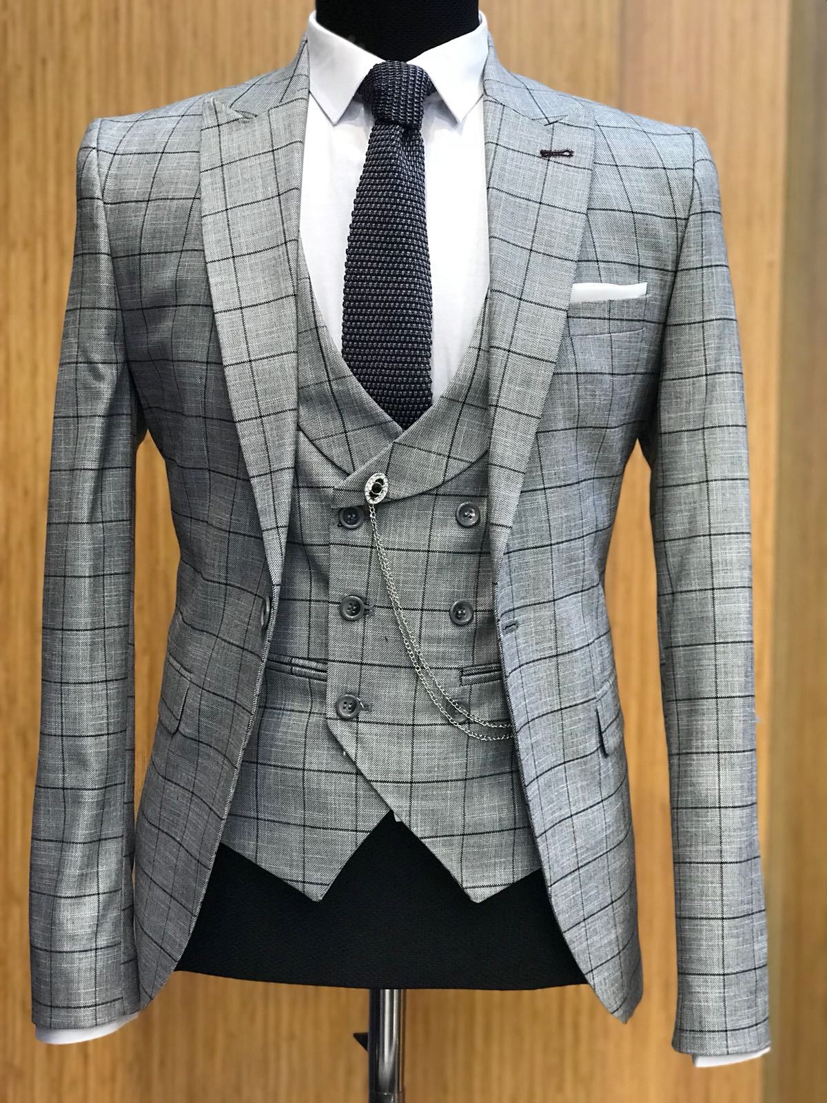 Classic Plaid Mens Wedding Tuxedos One Button Slim Fit Groom Wear Pinstripe Peaked Lapel 3 Pieces Men Designer Jackets