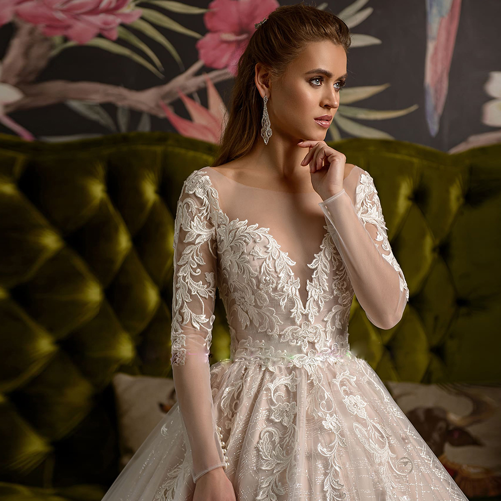 A Line Sparkly Lace Wedding Dresses Sheer Bateau Neck Long Sleeves Bridal Gowns Plus Size Appliqued Tulle Court Train Robe De Marie ppliqued