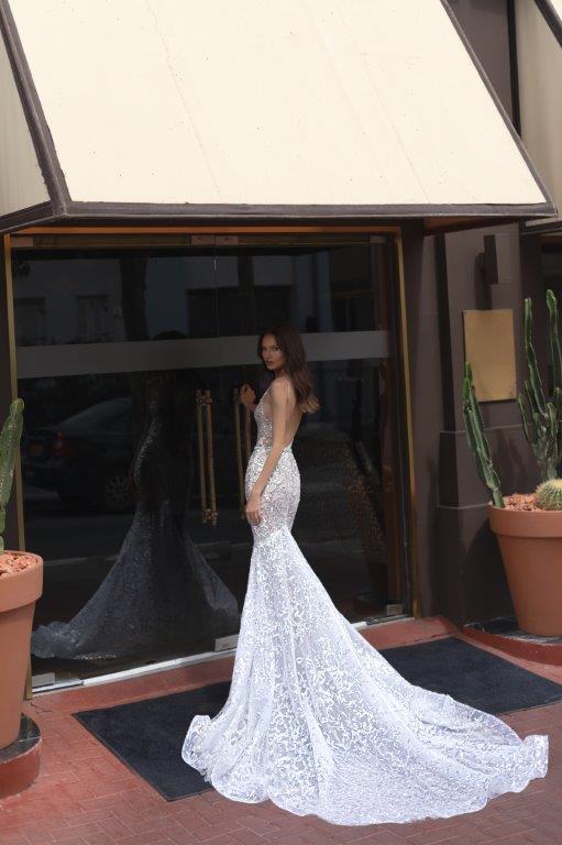 Julie Vino Mermaid Wedding Dresses Deep V Neck Lace Applique Sequins Sexy Backless Wedding Dress Sweep Train Bridal Gowns Vestidos De Novia