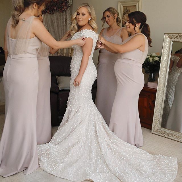 2020 Mermaid Wedding Dresses Portrait Applique Sequins Pearls Wedding Dresses Sweep Train Bridal Gowns Vestidos De Novia