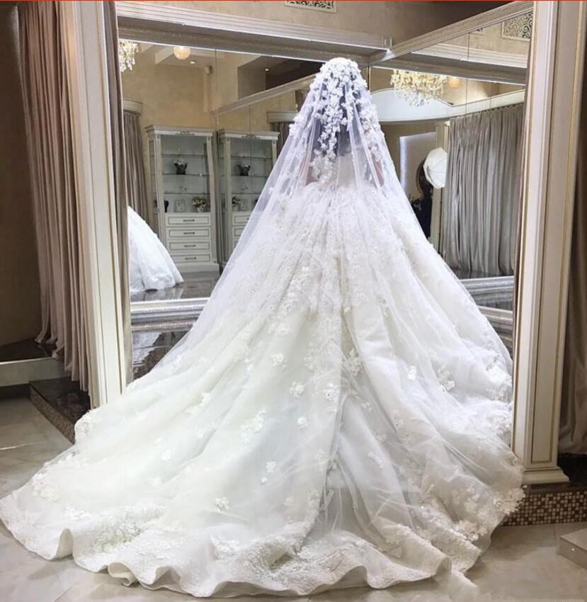 2024 New Ball Gown Wedding Dresses Off Shoulder Lace 3D-Ral Appliques Beaded Puffy Court Train Plus Size Formal Bridal Gowns 403 6660311