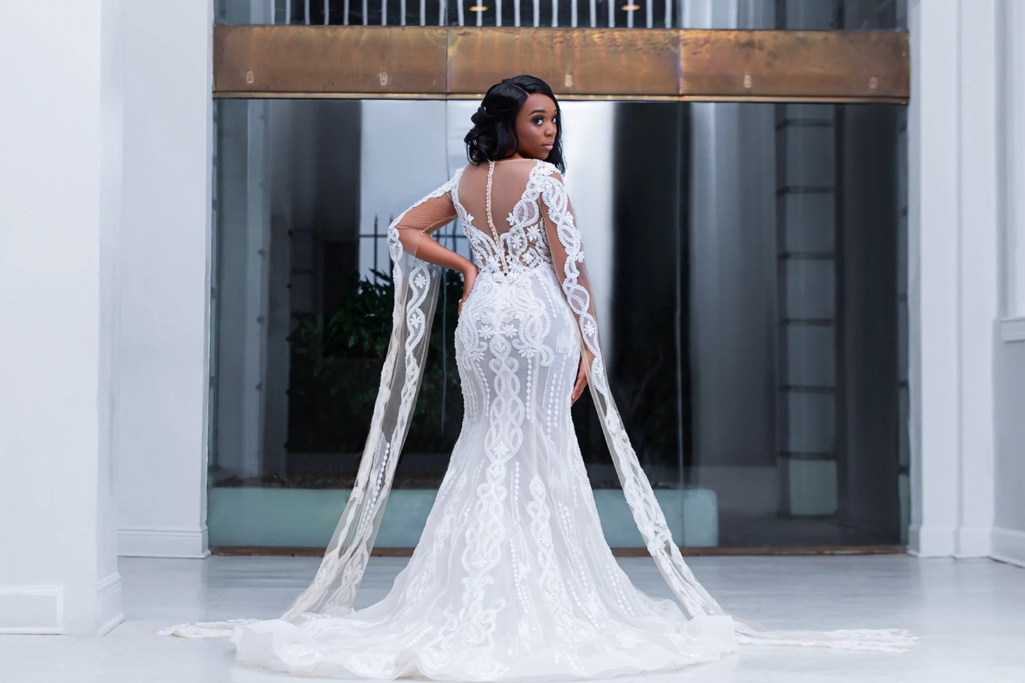 2020 African Plus Size Wedding Dresses Jewel Neck Lace Applique Long Sleeve Beach Wedding Dress Bridal Gowns Custom Made Robes De Mariée