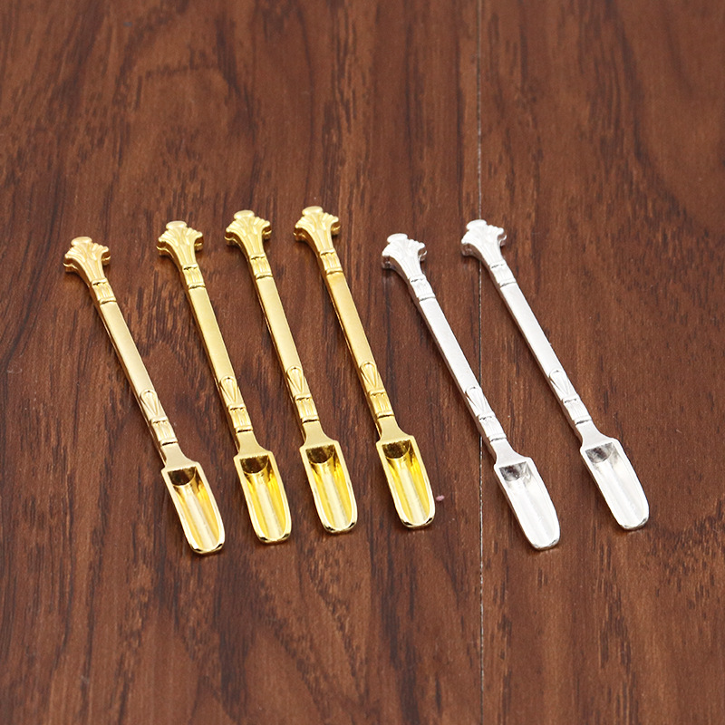 Mini metal smoke scoop shovel portable cute personality creative design gold and silver portable micro adjustment shovel 2 colors
Mini metal smoke scoop shovel portable cute personality creative design gold and silver portable micro adjustment shovel 2 colors