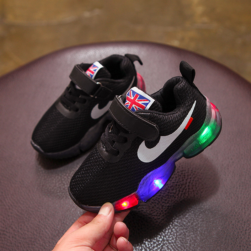 2020 New Fashion LED lighting kids shoes Classic deisgn school boys girls shoes high quality hot sales baby children tennis sneakers, Black;red
2020 New Fashion LED lighting kids shoes Classic deisgn school boys girls shoes high quality hot sales baby children tennis sneakers, Black;red