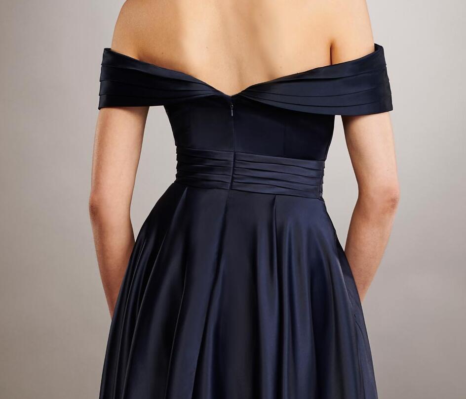 Satin Bridesmaid Dresses Long with Pockets Strapless Zipper Back Floor Length Wedding Party Dresses