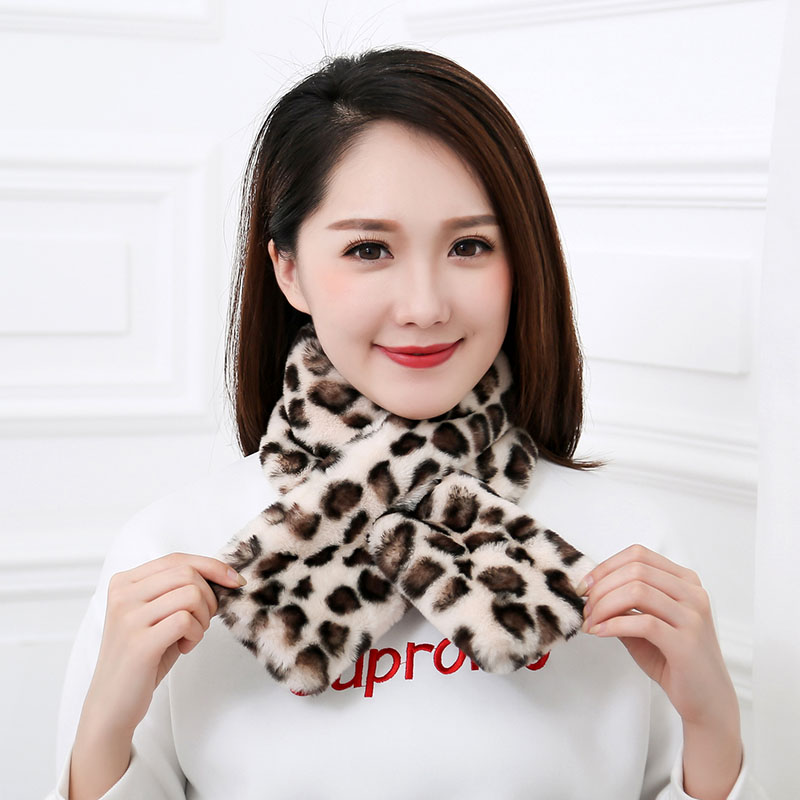 2019 new thick leopard plush scarf wholesale fashion wild bib autumn and winter warm ladies scarf
2019 new thick leopard plush scarf wholesale fashion wild bib autumn and winter warm ladies scarf